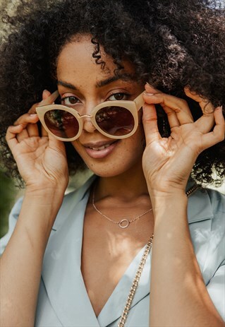 GOLD RIM CAT EYE SUNGLASSES