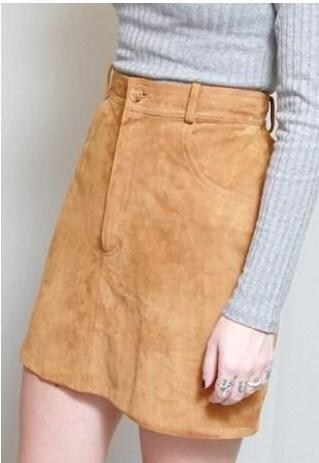 VINTAGE 1970'S SOFT TAWNY BROWN SUEDE A LINE MINI SKIRT