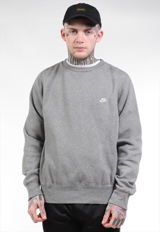 VINTAGE NIKE SWEATSHIRT