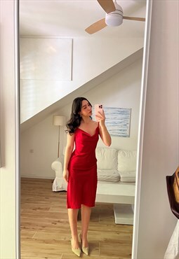 Beautiful midi slip dress in bright red with deep side slits