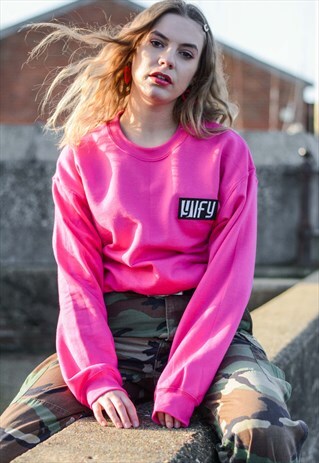 OVERSIZED PATCH SWEATSHIRT IN PINK