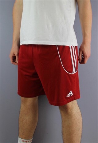VINTAGE ADIDAS SHORTS IN RED WITH LOGO AND DRAWSTRINGS. SIZE