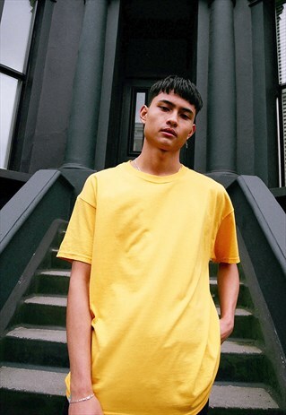 GOLD T-SHIRT WITH WOVEN LABEL DETAIL