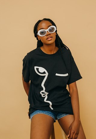 ABSTRACT FACE TEE
