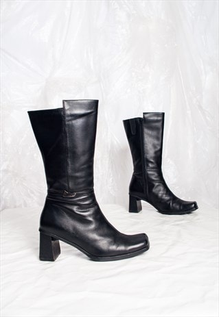 VINTAGE 90S SQUARE TOE BOOTS IN BLACK LEATHER