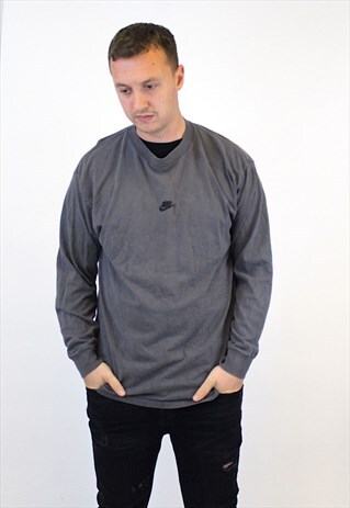 VINTAGE NIKE SWEATER