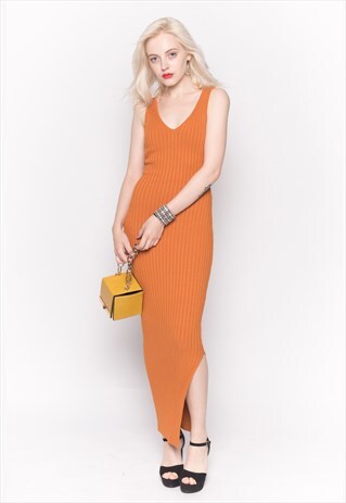 SLEEVELESS RIBBED KNIT BODYCON DRESS WITH SIDE SPLIT BROWN