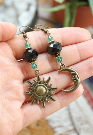 MISMATCH 90S GOLD SUN MOON EARRINGS