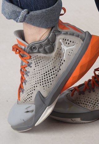 JORDAN HI TOP TRAINERS UK 7 . US 8 (C82M)