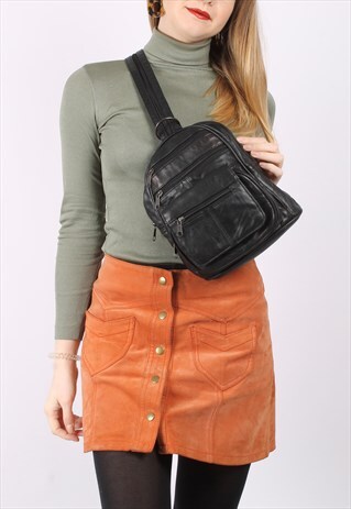 VINTAGE 90S SMALL CROSS BODY BACKPACK IN BLACK LEATHER