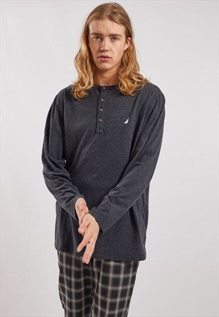 VINTAGE NAUTICA LONG SLEEVED TOP