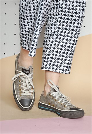 90S PLAID SNEAKERS