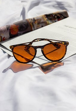 Tortoise Shell Traditional Style Sunglasses