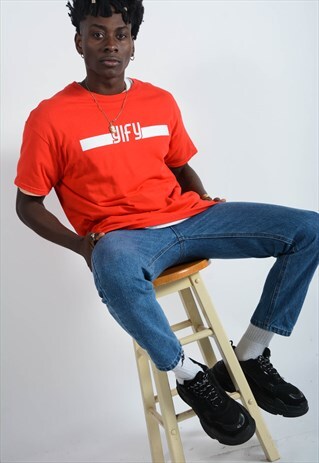 T-SHIRT IN RED WITH GRAPHIC PRINT LOGO .