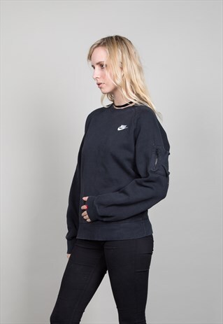 BLACK NIKE OVERSIZED VINTAGE BLACK SWEATER