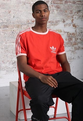 VINTAGE ADIDAS LOGO THREE STRIPE T-SHIRT RED