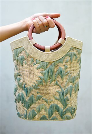 VINTAGE STRAW BASKET ROUND WOODEN TOP HANDLE SUMMER BAG