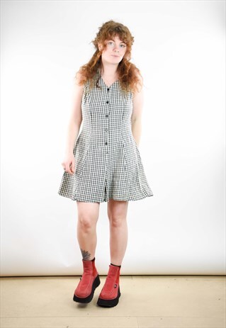 VINTAGE BRIGHT BLACK AND WHITE CHECK MINI PINAFORE SHORTS