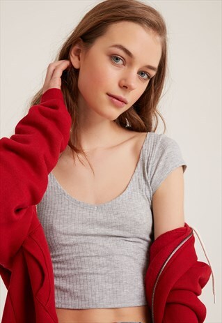 RIBBED V-NECK T-SHIRT