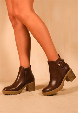 KALI MID BLOCK HEEL WITH BUCKLE DETAIL ANKLE BOOTS IN BROWN