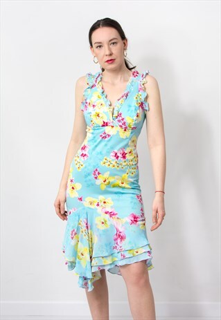 Vintage hawaiian dress in floral pattern sundress frilled
