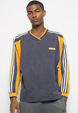 VINTAGE ADIDAS SWEATSHIRT
