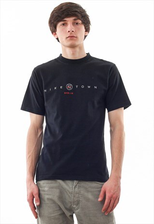 VINTAGE NIKE TOWN BERLIN TEE 90S BLACK