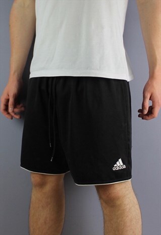 VINTAGE ADIDAS SHORTS IN BLACK WITH EMBROIDERED LOGO AND DRA