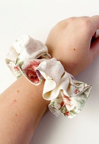 BETSY - VINTAGE ROSE SCRUNCHIE