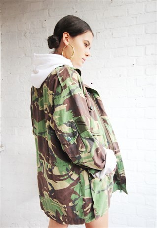 VINTAGE LADIES OVERSIZE CAMO/ARMY/MILITARY JACKET/PARKA/COAT