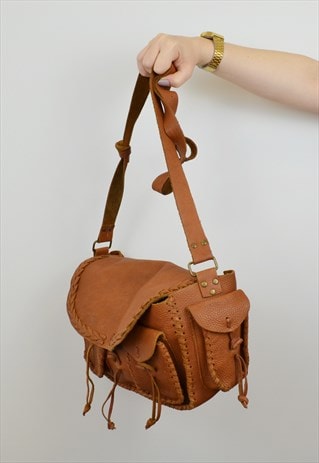 LEATHER MESSENGER BAG