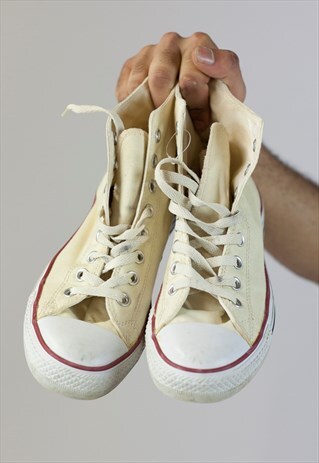 VINTAGE CONVERSE CREAM TRAINERS