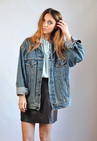 VINTAGE 90S OVERSIZED BLUE DENIM LEVI JACKET