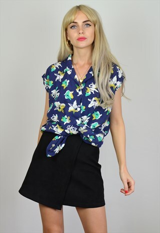 VINTAGE 90S NAVY FLORAL SHORT SLEEVE / SLEEVELESS SHIRT