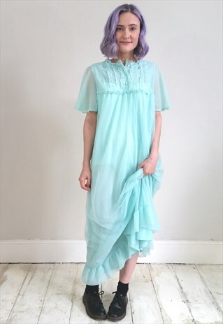 VINTAGE 70'S MINT GREEN NIGHT GOWN