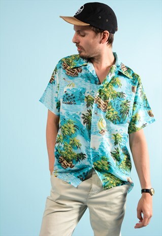VINTAGE HAWAIIAN SHIRT.
