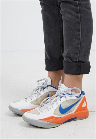VINTAGE WHITE BLUE ORANGE NIKE TRAINERS