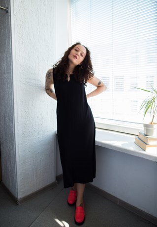 VINTAGE 80'S BLACK MINIMALIST RING DETAIL DRESS