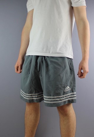 VINTAGE ADIDAS SHORTS IN GREY WITH POCKETS, EMBROIDERED LOGO