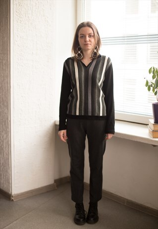 VINTAGE 90'S BLACK/GREY V-NECK JUMPER