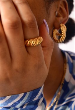 Gold Twisted Croissant Ring
