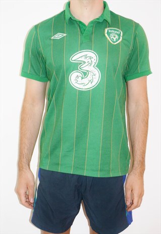 90S UMBRO VINTAGE IRELAND FOOTBALL T-SHIRT / TEE