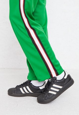 VINTAGE BLACK ADIDAS TRAINERS
