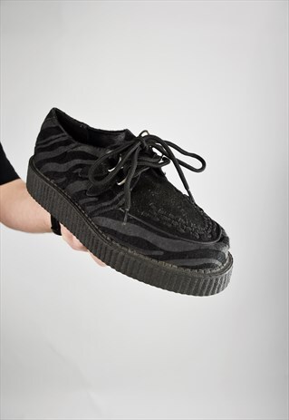 T.U.K ZEBRA PATTERNED CREEPERS SIZE UK 8