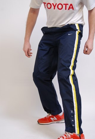 VINTAGE NIKE SHELL PANTS