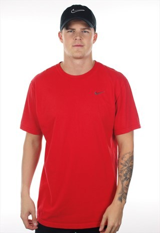 VINTAGE NIKE SMALL LOGO T SHIRT TEE