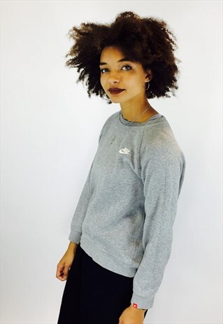 NIKE SWOOSH EMBROIDERED SWEATSHIRT