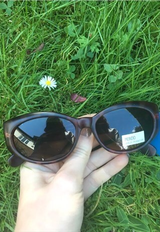 WOMENS VINTAGE 80S 90S PATTERENED TORTOISE SHELL SUNGLASSES