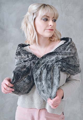 VINTAGE FAUX FUR EVENING SHAWL IN GREY