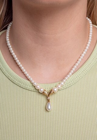 VINTAGE FAUX PEARL TEARDROP NECKLACE